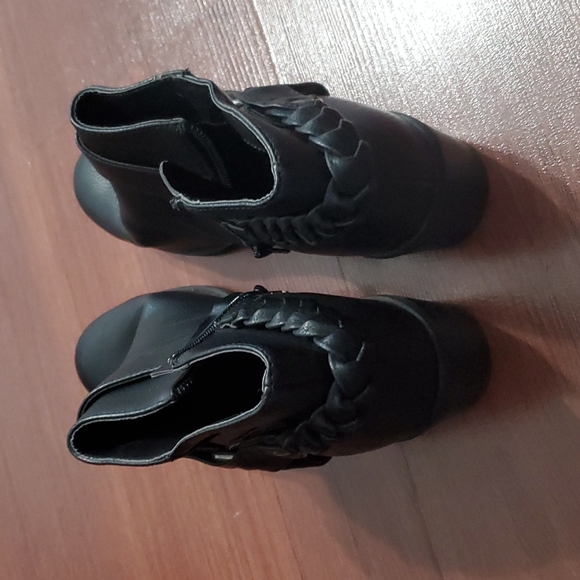 Black ankle boots - Picture 3 of 5